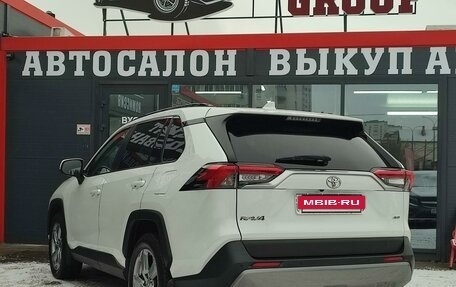 Toyota RAV4, 2020 год, 3 290 000 рублей, 14 фотография