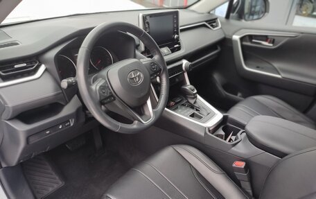 Toyota RAV4, 2020 год, 3 290 000 рублей, 21 фотография