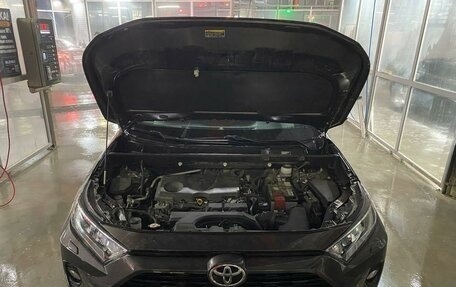 Toyota RAV4, 2021 год, 3 820 000 рублей, 8 фотография