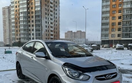 Hyundai Solaris II рестайлинг, 2013 год, 689 000 рублей, 3 фотография