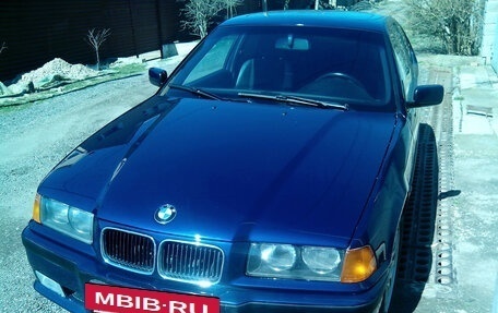 BMW 3 серия, 1998 год, 800 000 рублей, 16 фотография