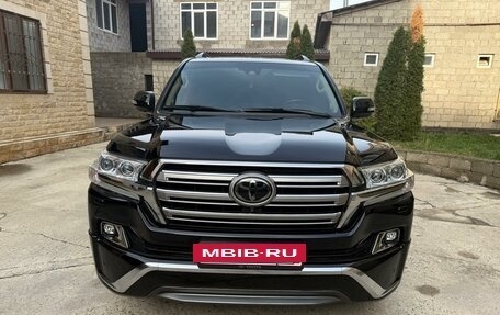 Toyota Land Cruiser 200, 2018 год, 7 500 000 рублей, 2 фотография