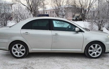 Toyota Avensis III рестайлинг, 2005 год, 900 000 рублей, 3 фотография