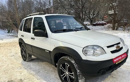 Chevrolet Niva I рестайлинг, 2018 год, 790 000 рублей, 3 фотография