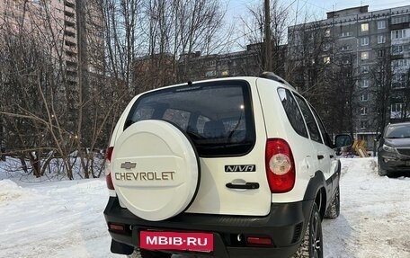 Chevrolet Niva I рестайлинг, 2018 год, 790 000 рублей, 5 фотография