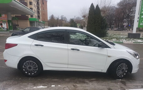 Hyundai Solaris II рестайлинг, 2015 год, 740 000 рублей, 18 фотография