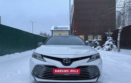 Toyota Camry, 2018 год, 2 650 000 рублей, 2 фотография