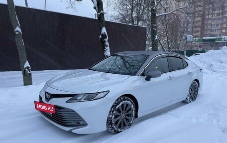 Toyota Camry, 2018 год, 2 650 000 рублей, 4 фотография