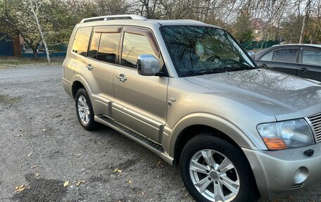 Mitsubishi Pajero III рестайлинг, 2006 год, 815 000 рублей, 2 фотография