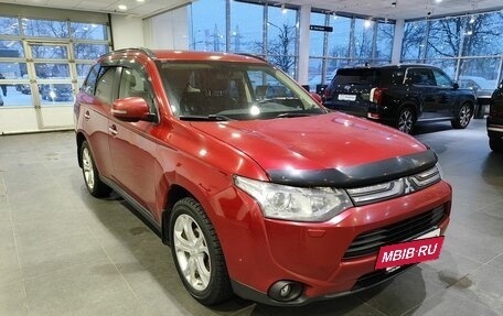 Mitsubishi Outlander III рестайлинг 3, 2013 год, 1 469 000 рублей, 3 фотография