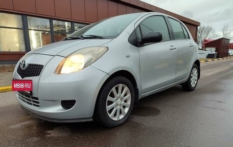 Toyota Yaris III рестайлинг, 2006 год, 525 000 рублей, 3 фотография