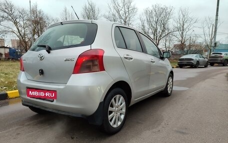 Toyota Yaris III рестайлинг, 2006 год, 525 000 рублей, 6 фотография