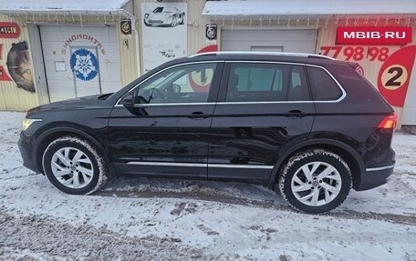 Volkswagen Tiguan II, 2021 год, 3 999 999 рублей, 5 фотография