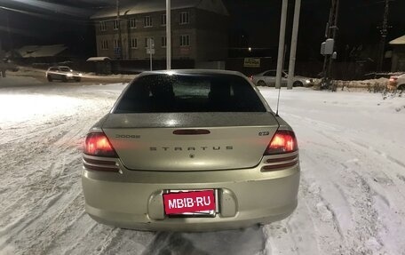 Dodge Stratus II, 2002 год, 250 000 рублей, 4 фотография