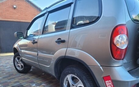 Chevrolet Niva I рестайлинг, 2010 год, 590 000 рублей, 2 фотография