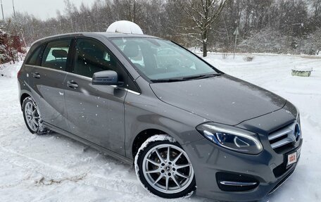 Mercedes-Benz B-Класс, 2017 год, 1 790 000 рублей, 11 фотография