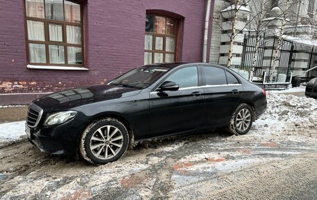 Mercedes-Benz E-Класс, 2019 год, 1 900 000 рублей, 2 фотография