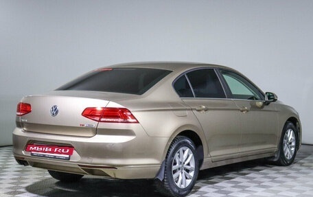 Volkswagen Passat B8 рестайлинг, 2015 год, 1 790 000 рублей, 5 фотография