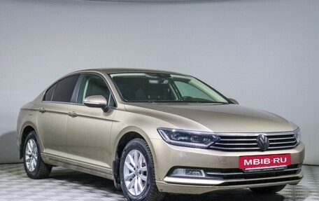 Volkswagen Passat B8 рестайлинг, 2015 год, 1 790 000 рублей, 3 фотография