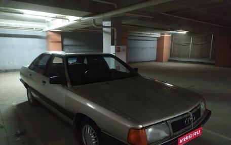 Audi 100, 1984 год, 140 000 рублей, 1 фотография