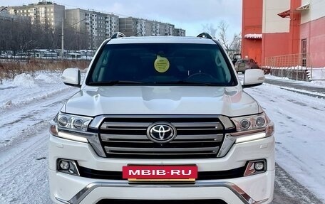 Toyota Land Cruiser 200, 2016 год, 6 900 000 рублей, 2 фотография