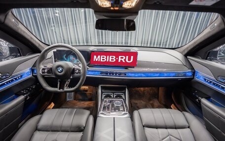 BMW 7 серия, 2024 год, 95 000 000 рублей, 17 фотография