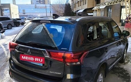 Mitsubishi Outlander III рестайлинг 3, 2018 год, 2 620 000 рублей, 4 фотография