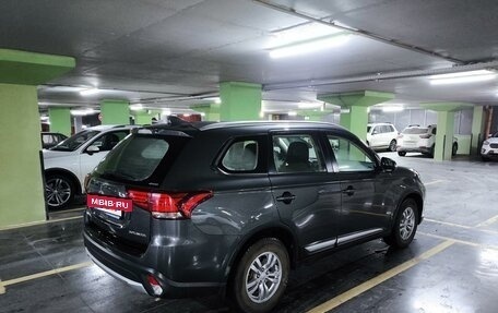 Mitsubishi Outlander III рестайлинг 3, 2018 год, 2 620 000 рублей, 14 фотография