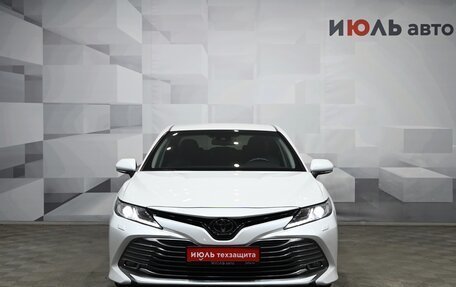 Toyota Camry, 2018 год, 3 280 000 рублей, 2 фотография