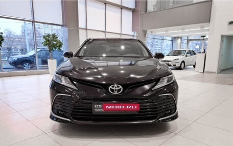 Toyota Camry, 2021 год, 3 050 000 рублей, 2 фотография