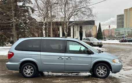 Chrysler Town & Country IV, 2005 год, 845 000 рублей, 7 фотография