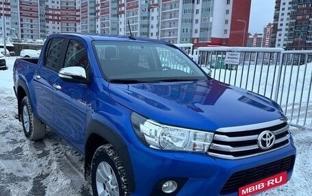 Toyota Hilux VIII, 2016 год, 4 200 000 рублей, 20 фотография