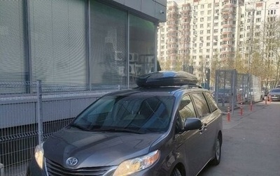 Toyota Sienna III, 2017 год, 2 300 000 рублей, 1 фотография