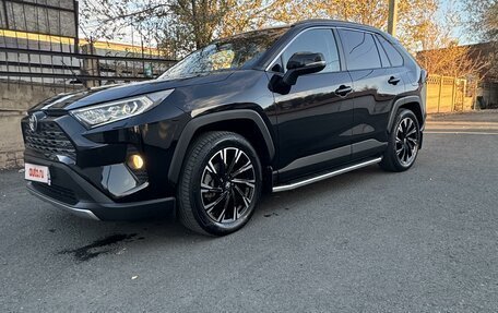 Toyota RAV4, 2021 год, 3 600 000 рублей, 6 фотография