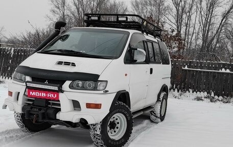 Mitsubishi Delica IV, 2004 год, 2 550 000 рублей, 2 фотография