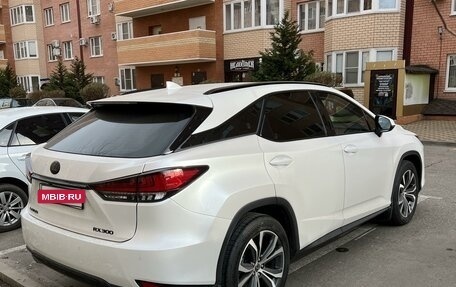 Lexus RX IV рестайлинг, 2021 год, 6 500 000 рублей, 4 фотография