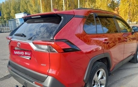 Toyota RAV4, 2021 год, 3 200 000 рублей, 4 фотография