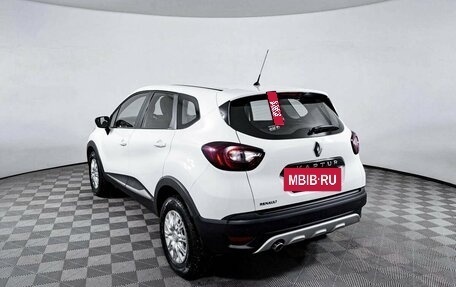 Renault Kaptur I рестайлинг, 2017 год, 1 377 000 рублей, 8 фотография