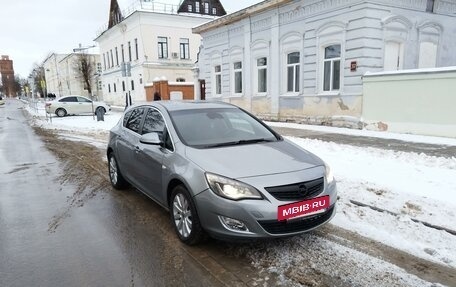 Opel Astra J, 2010 год, 600 000 рублей, 3 фотография