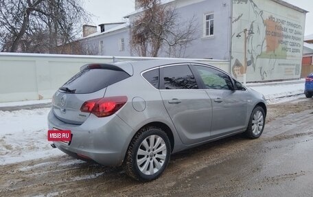 Opel Astra J, 2010 год, 600 000 рублей, 15 фотография