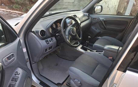 Toyota RAV4, 2003 год, 700 000 рублей, 9 фотография