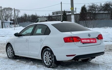 Volkswagen Jetta VI, 2013 год, 1 079 000 рублей, 4 фотография