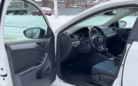 Volkswagen Jetta VI, 2013 год, 1 079 000 рублей, 17 фотография