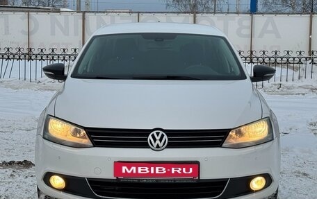 Volkswagen Jetta VI, 2013 год, 1 079 000 рублей, 13 фотография