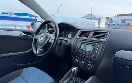 Volkswagen Jetta VI, 2013 год, 1 079 000 рублей, 35 фотография