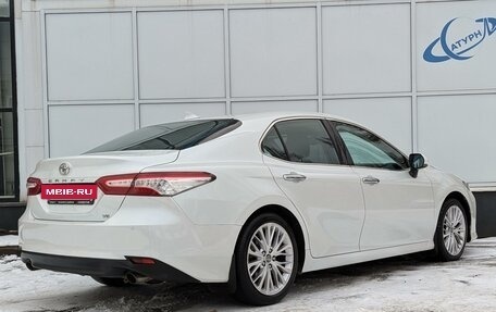 Toyota Camry, 2018 год, 3 070 000 рублей, 7 фотография