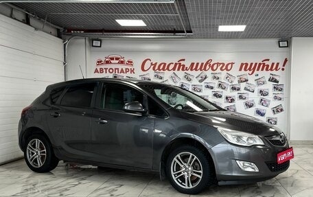 Opel Astra J, 2011 год, 699 000 рублей, 1 фотография