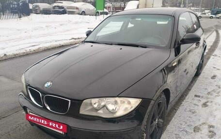 BMW 1 серия, 2008 год, 750 000 рублей, 2 фотография