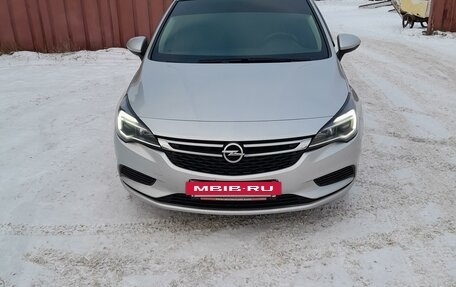 Opel Astra K, 2018 год, 1 690 000 рублей, 6 фотография