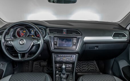 Volkswagen Tiguan II, 2017 год, 2 300 000 рублей, 12 фотография